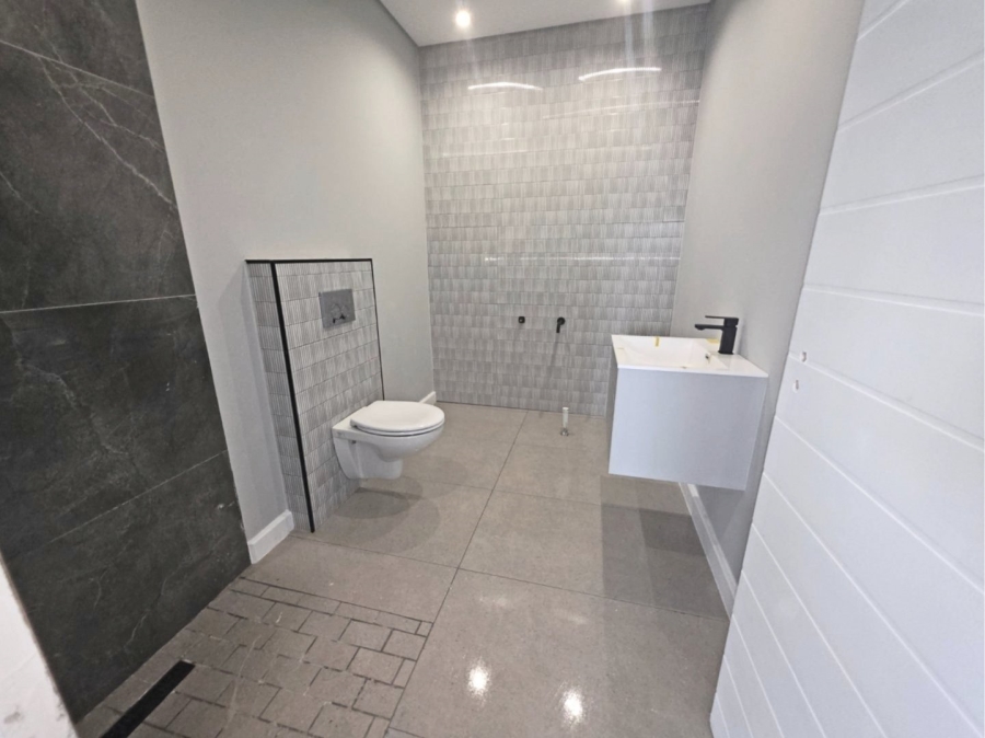  Bedroom Property for Sale in Sandown Western Cape